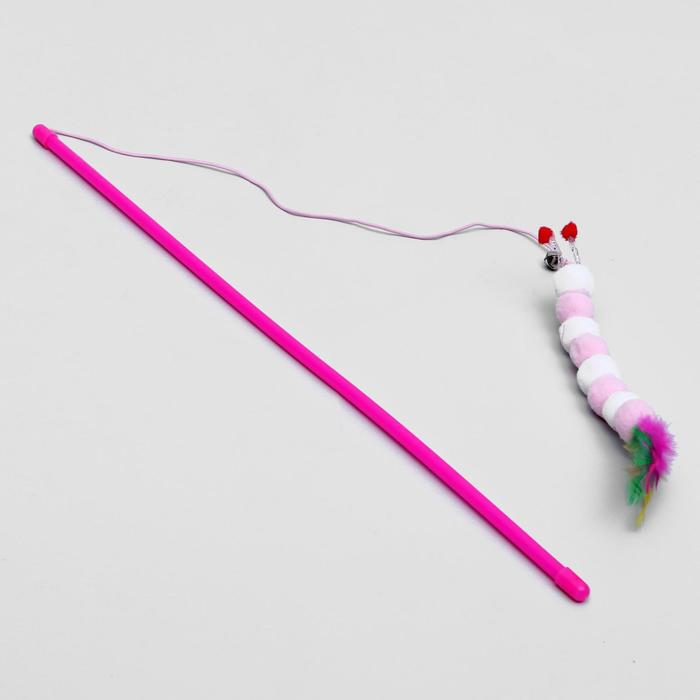 фото Дразнилка-удочка "гусеница с перьями", ручка 49 см, микс цветов пижон