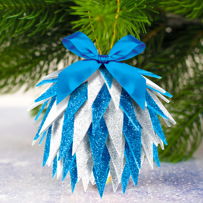 Новогодний шар №2 с блестящей EVA, цвет сине-серебристый