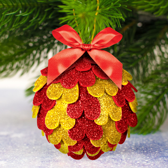 Новогодний шар №4 с блестящей EVA, цвет красно-золотой