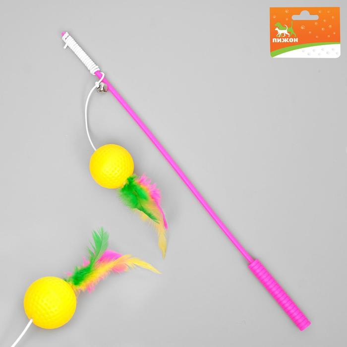 Дразнилка-удочка с легким шариком и перьями, длина ручки 36,5 см