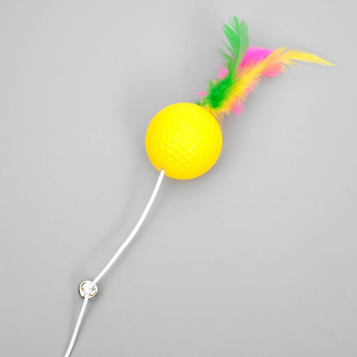 Дразнилка-удочка с легким шариком и перьями, длина ручки 36,5 см