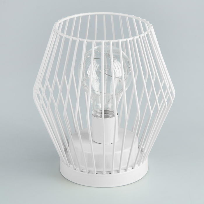 Лампа настольная лофт "Симметрия" белая от батареек 3xАА 16,5х15,5х15,5 см