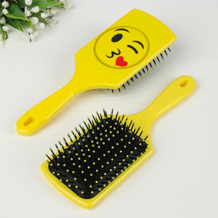 Расчёска массажная "Смайл", широкая, цвет жёлтый