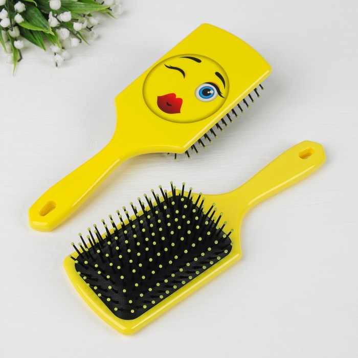 Расчёска массажная "Смайл", широкая, цвет жёлтый