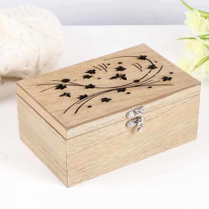 Шкатулка дерево с делениями "Бабочки и листья" 7,5х17х11 см