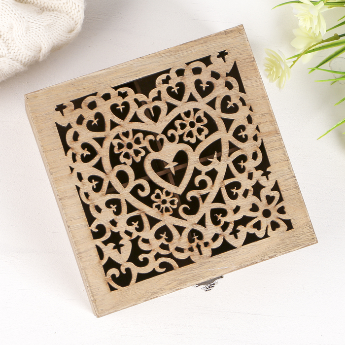 Шкатулка дерево с делениями "Сердца" 7,5х17х17 см