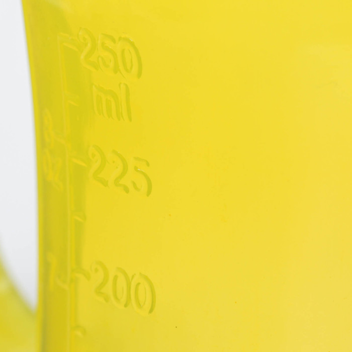 Бутылочка для кормления цветная с ручками, 250 мл, цвет жёлтый, рисунок МИКС