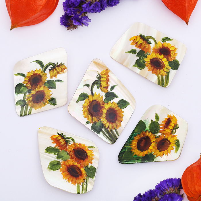 Брошь ручная работа "Перламутр" подсолнухи