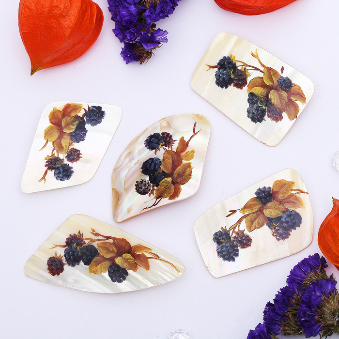 Брошь ручная работа "Перламутр" ежевика