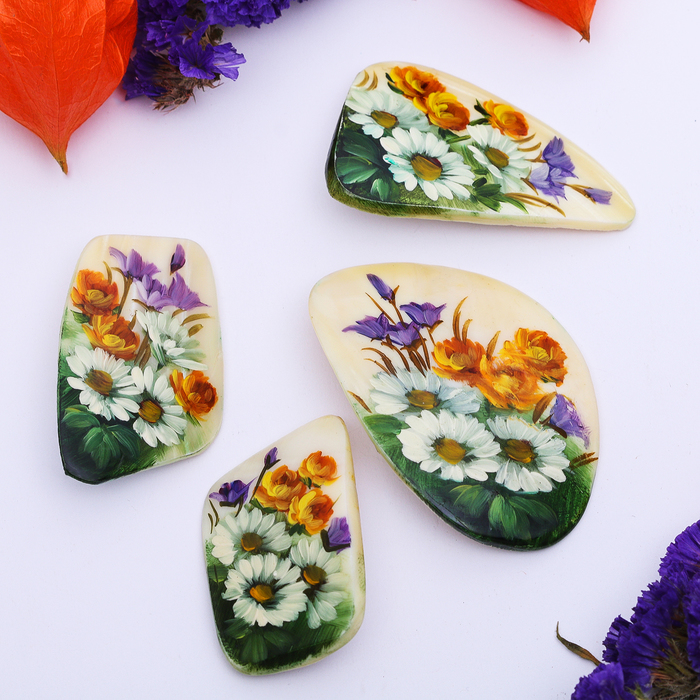 Брошь ручная работа "Перламутр" ромашки