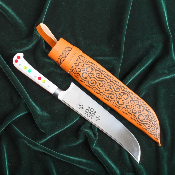 Пчак Шархон, рукоять из оргстекла (ёрма), гравировка на клинке