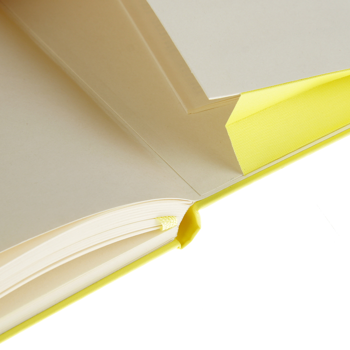 Блокнот 130х210 мм, 120 листов Moleskine Classic Large, твердая обложка, тонированный блок в линейку, жёлтый