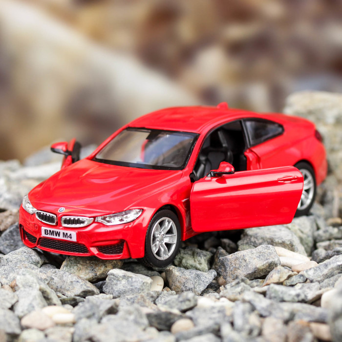 Машина металлическая BMW M4 COUPE with Strip инерционная, масштаб 1:32, 2 цвета МИКС