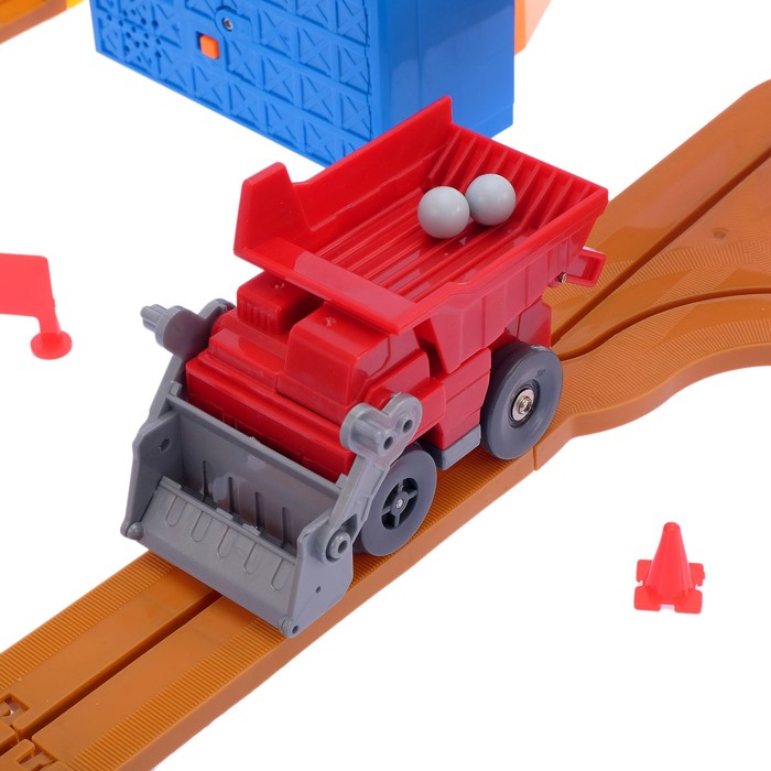 Железная дорога "Стройка", с автоматической погрузкой, работает от батареек