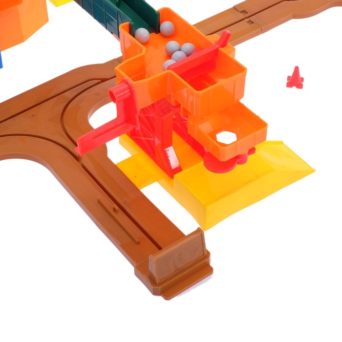 Железная дорога "Стройка", с автоматической погрузкой, работает от батареек