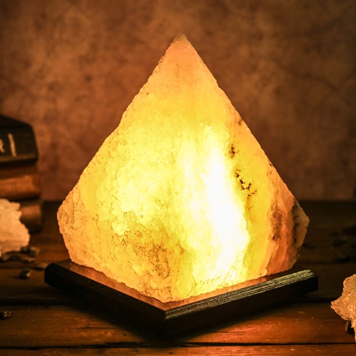 Соляной светильник "Пирамида", цельный кристалл, 4-5 кг