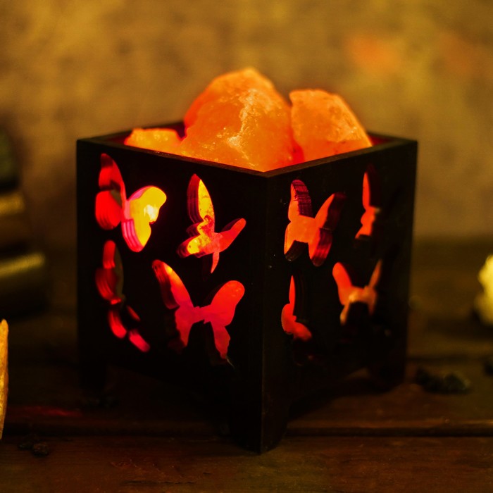 Соляной светильник "Корзина", бабочки, деревянный декор, 1,5 кг