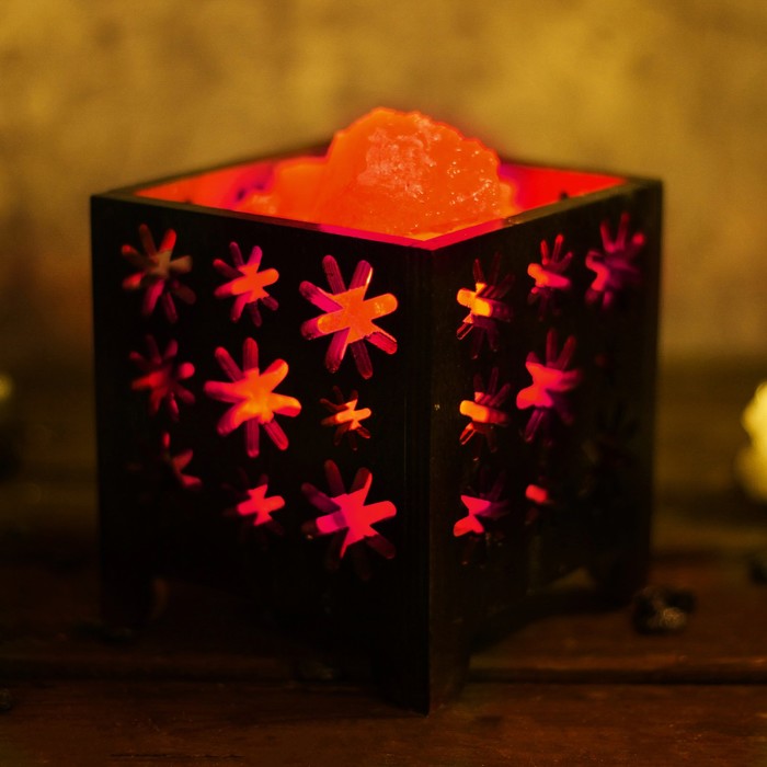 Соляной светильник "Корзина", снежинки, деревянный декор, 1,5 кг