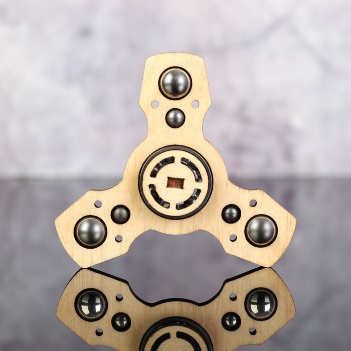 Спиннер деревянный "Удар", светлое дерево