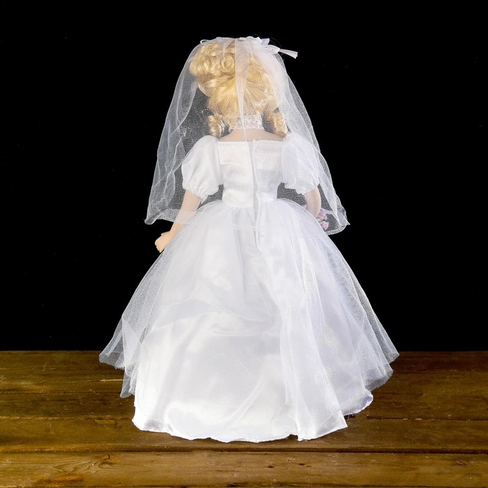 Кукла коллекционная "Невеста Есения с букетом" 40 см