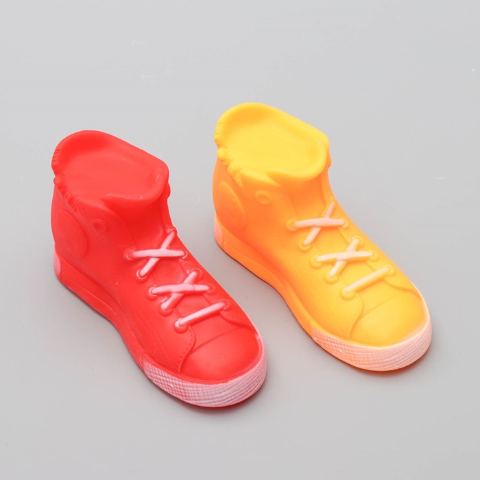 Игрушка для собак с пищалкой "Погрызенный кед", 19 см, микс цветов