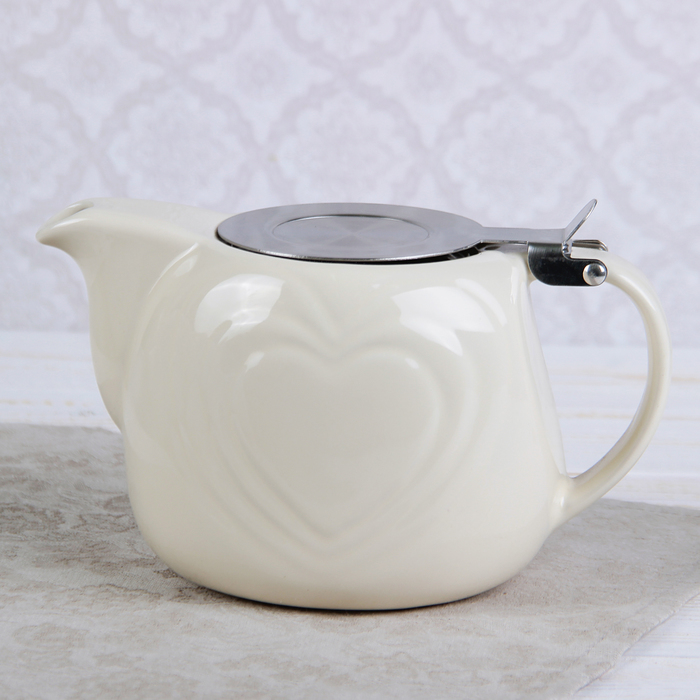 Чайник заварочный 700 мл "Сердца", с ситом, цвет молочный