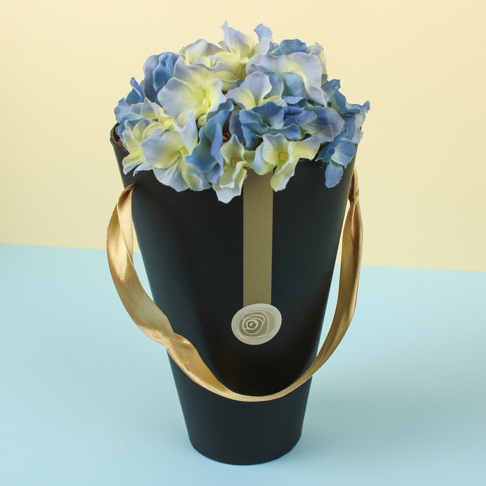 Конус для цветов 13 х 13 х 20 см