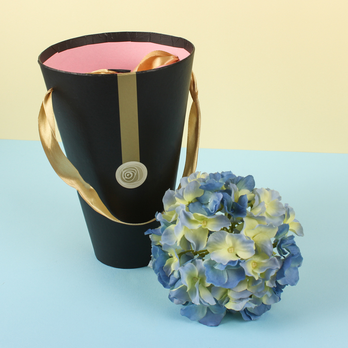 Конус для цветов 13 х 13 х 20 см