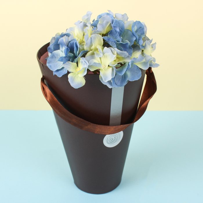 Конус для цветов 13 х 13 х 20 см