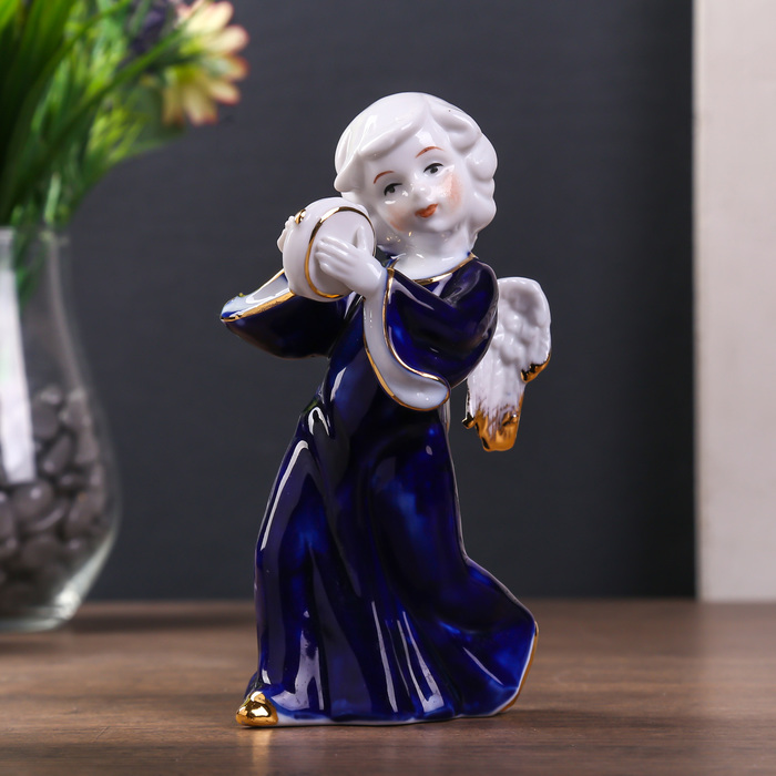 Сувенир керамика под фарфор "Ангел с бубном" кобальт 15х9,5х9 см