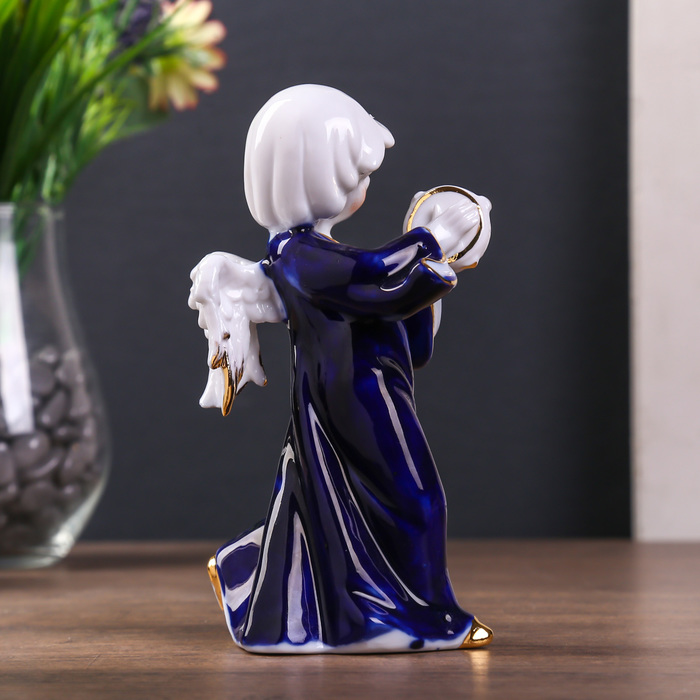 Сувенир керамика под фарфор "Ангел с бубном" кобальт 15х9,5х9 см