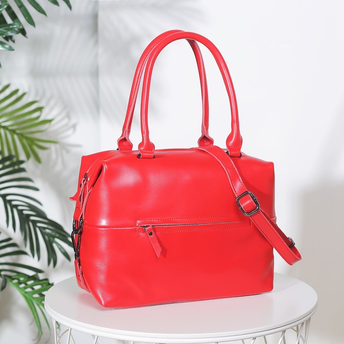 Сумка женская, отдел на молнии, 2 наружных кармана, длинный ремень, цвет красный