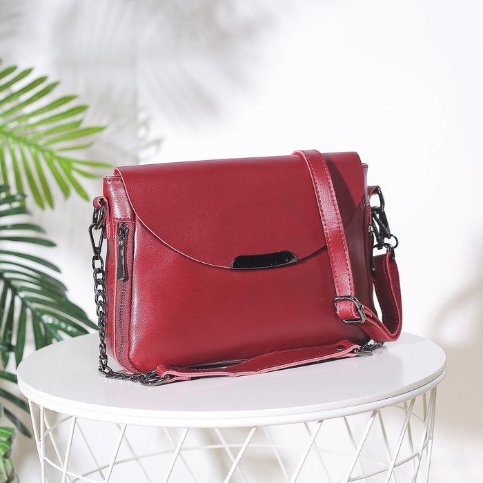 Сумка женская, отдел с перегородкой на молнии, 3 наружных кармана, длинный ремень, цвет бордовый