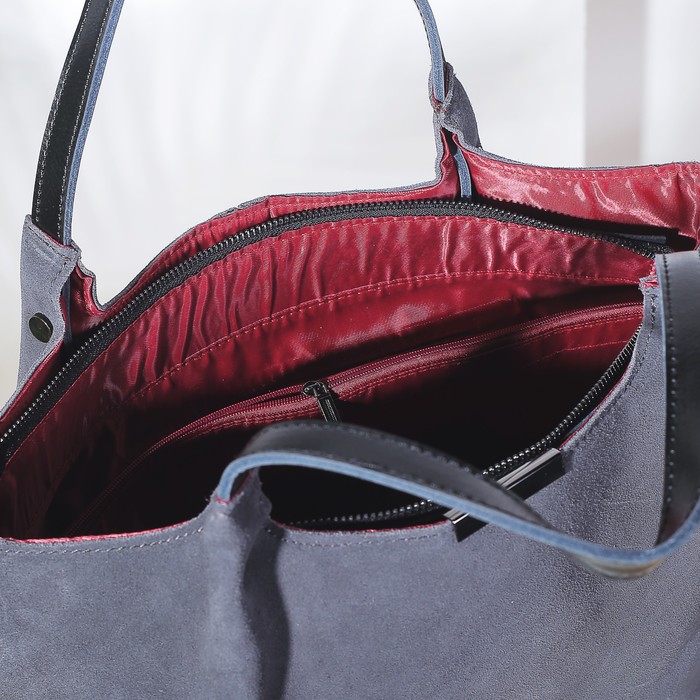 Сумка женская, замша, отдел с перегородкой на молнии, 3 наружных кармана, длинный ремень, цвет серый