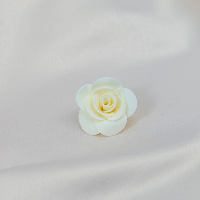 Бант-цветок свадебный для декора из фоамирана ручной работы диаметр 3 см 10 шт бежевый