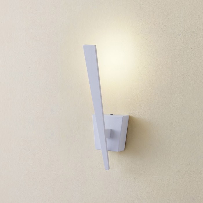 Бра "Декарт-1" 5x1W LED 3000K белый 12x8x28 см