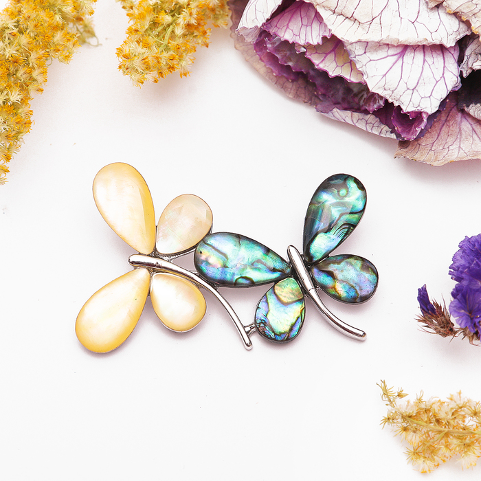 Брошь "Галиотис с перламутром" 2 бабочки, цвет бело-зеленый в серебре