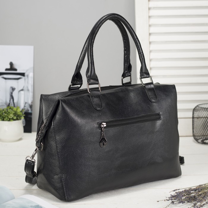 Сумка женская, отдел на молнии, наружный карман, длинный ремень, цвет чёрный