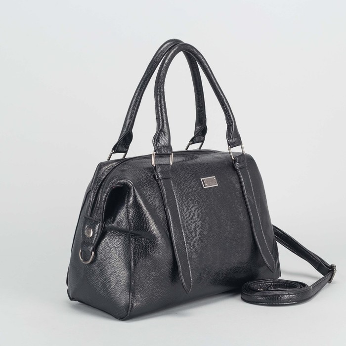 Сумка женская, отдел на молнии, наружный карман, длинный ремень, цвет чёрный