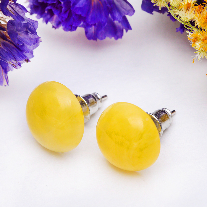 Пусеты "Янтарь" овал крупный полусфера, цвет жёлтый