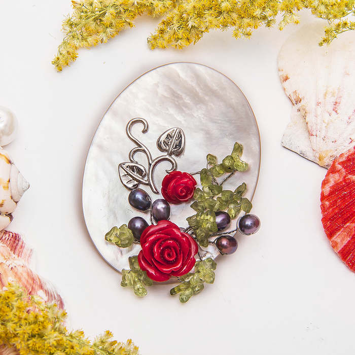 Брошь роскошь "Перламутр с нефритом" букет