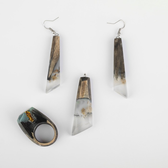 Набор "Сатурн", 3 предмета: кольцо, серьги, кулон, из дерева и смолы