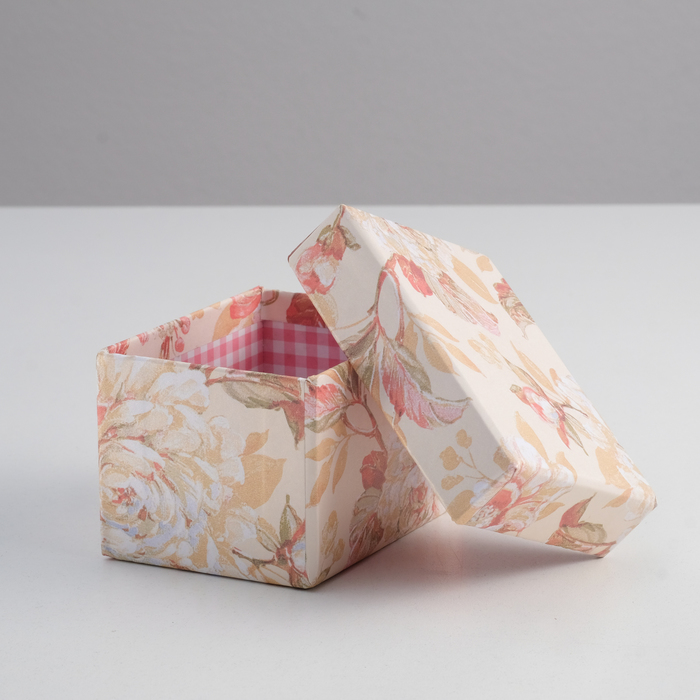 Коробка подарочная 10 х 7,5 х 6 см