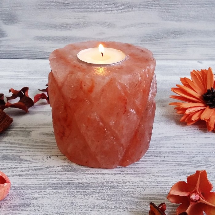 Подсвечник со свечой "Резной" красная соль Пакистан 9х9х9 см