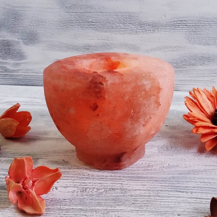 Подсвечник со свечой "Чаша" красная соль Пакистан 7х10х10 см