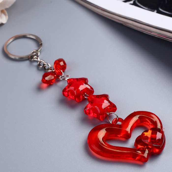 Брелок пластик висюльки "Красное сердце изогнутое" 8,5х4,5 см