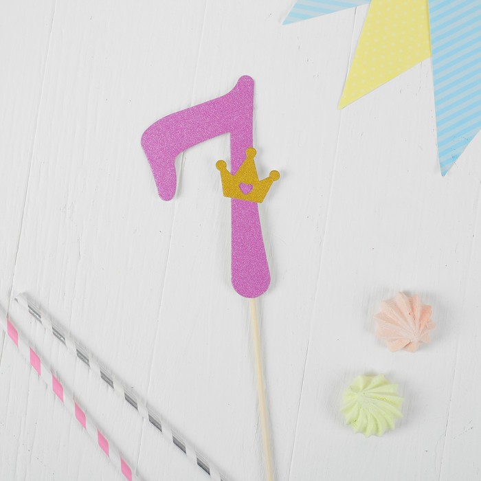 Топпер "7" с короной, розовый цвет
