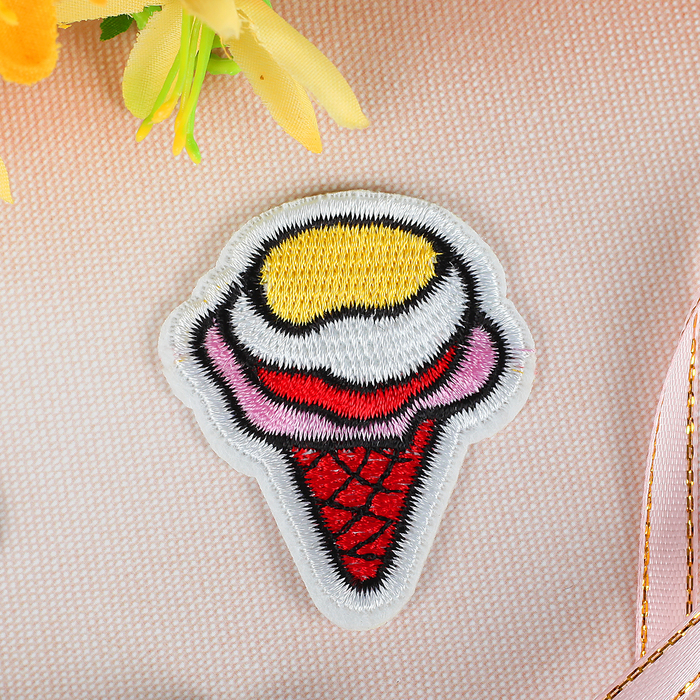 Термоаппликация "Мороженое", 4,5*4,8см