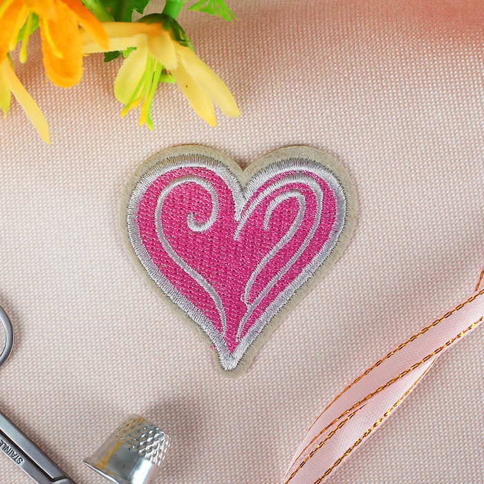 Термоаппликация "Сердце", 5,7*5,7см, цвет розовый