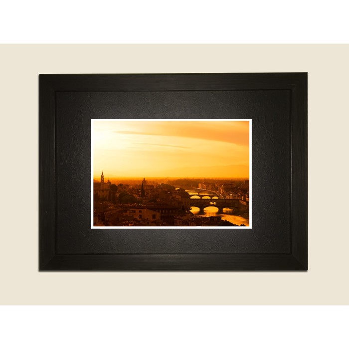 Картина в дизайнерской раме "Вид на город с птичьего полета" серии Black, 30х20см